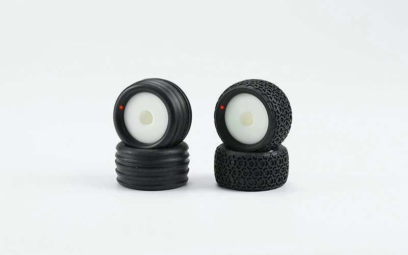 GT24ST Tire Set Mounted (30 Shore)